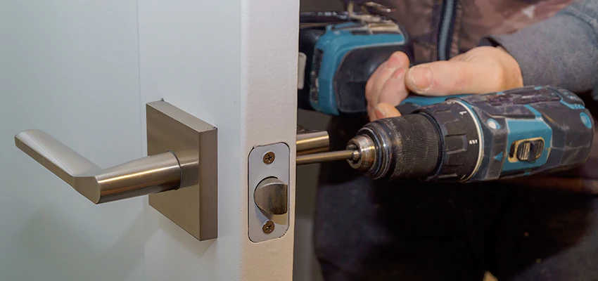 Broken Door Handle Lock Repair in Desert Palms, California